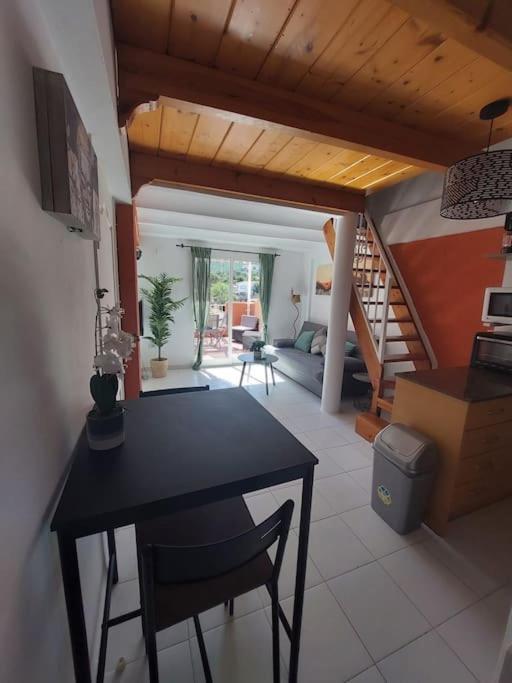 Studio Tipo Loft Con Vista Al Montgo Дения Экстерьер фото